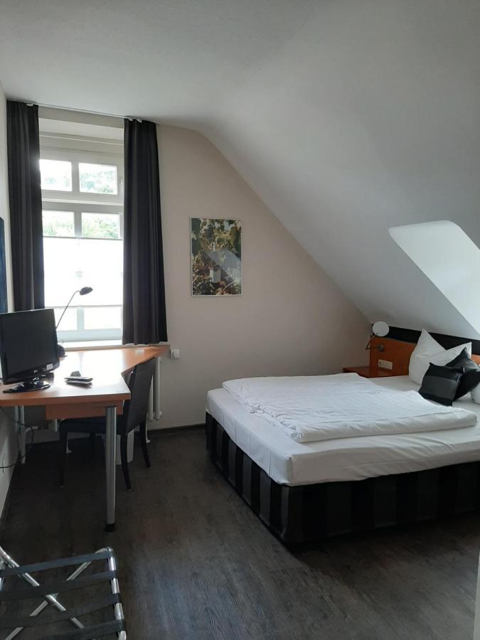 Sleep & Go! Self Service Rooms With Community Kitchen ニッテル エクステリア 写真