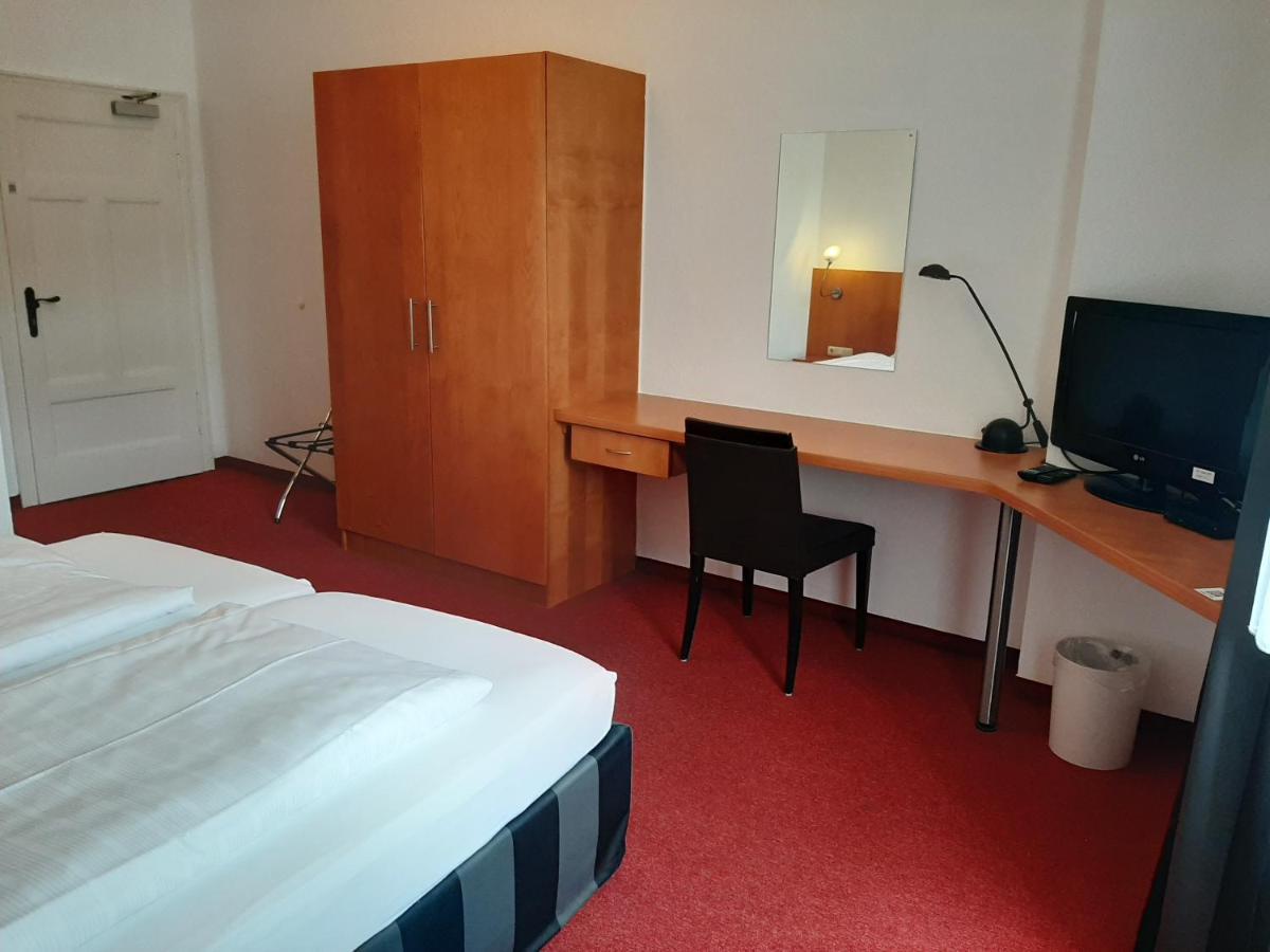 Sleep & Go! Self Service Rooms With Community Kitchen ニッテル エクステリア 写真