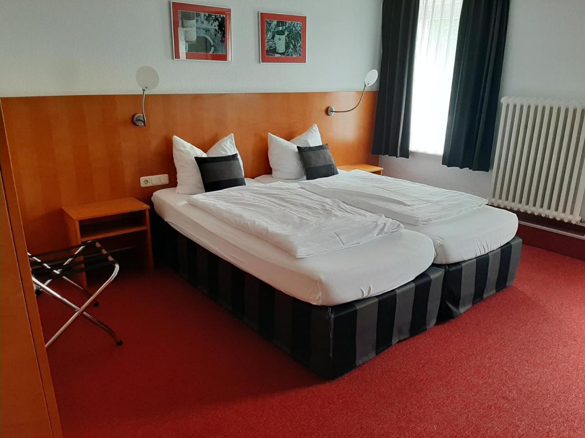 Sleep & Go! Self Service Rooms With Community Kitchen ニッテル エクステリア 写真
