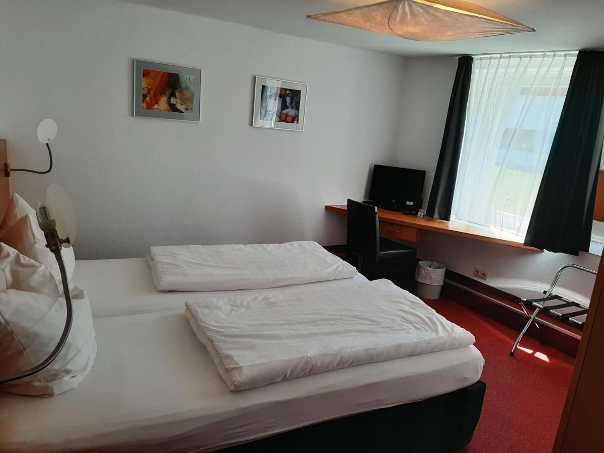 Sleep & Go! Self Service Rooms With Community Kitchen ニッテル エクステリア 写真