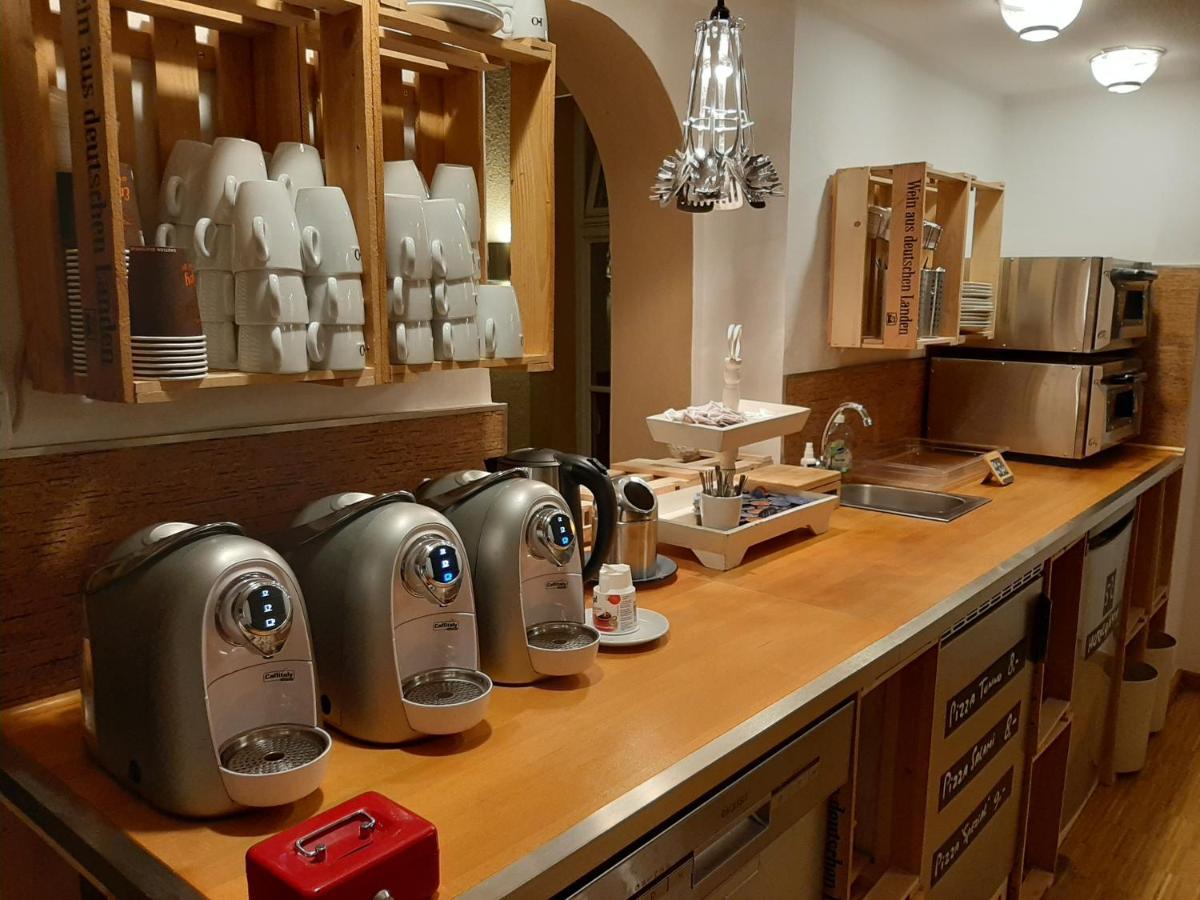 Sleep & Go! Self Service Rooms With Community Kitchen ニッテル エクステリア 写真