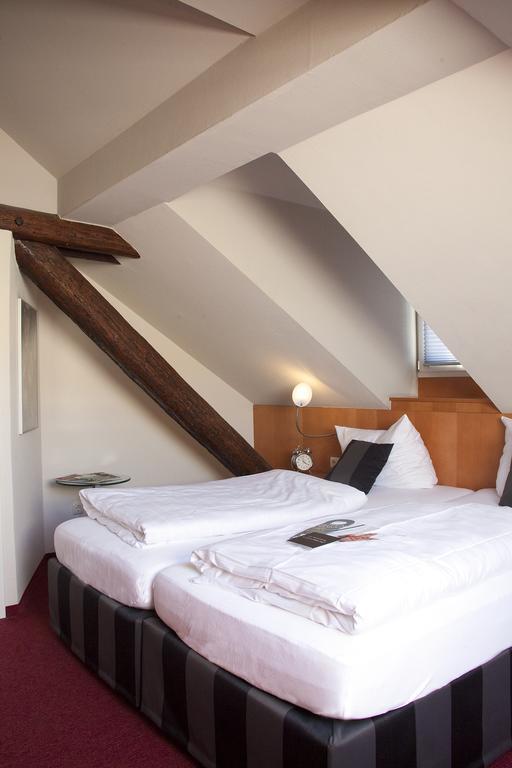 Sleep & Go! Self Service Rooms With Community Kitchen ニッテル エクステリア 写真